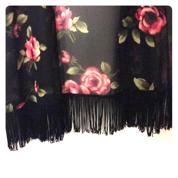 Brandy Melville | Floral duster with Fringe Small - Picture 2 of 3